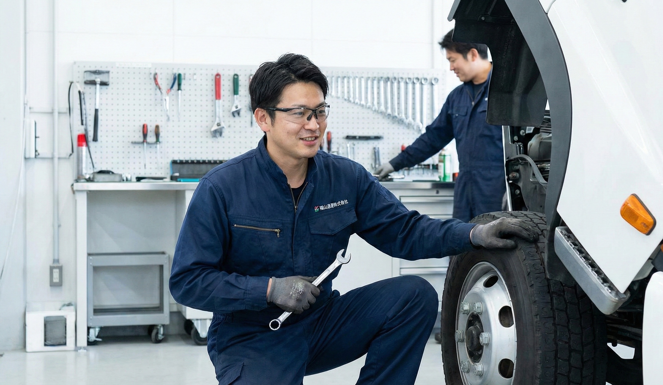 福山通運株式会社 広島県福山市明神町1丁目10福山通運株式会社 本社整備工場の正社員 自動車整備士の求人情報イメージ1